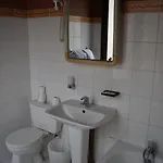Avenir Hotel 2*