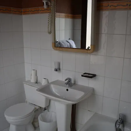 Avenir Hotel 2*